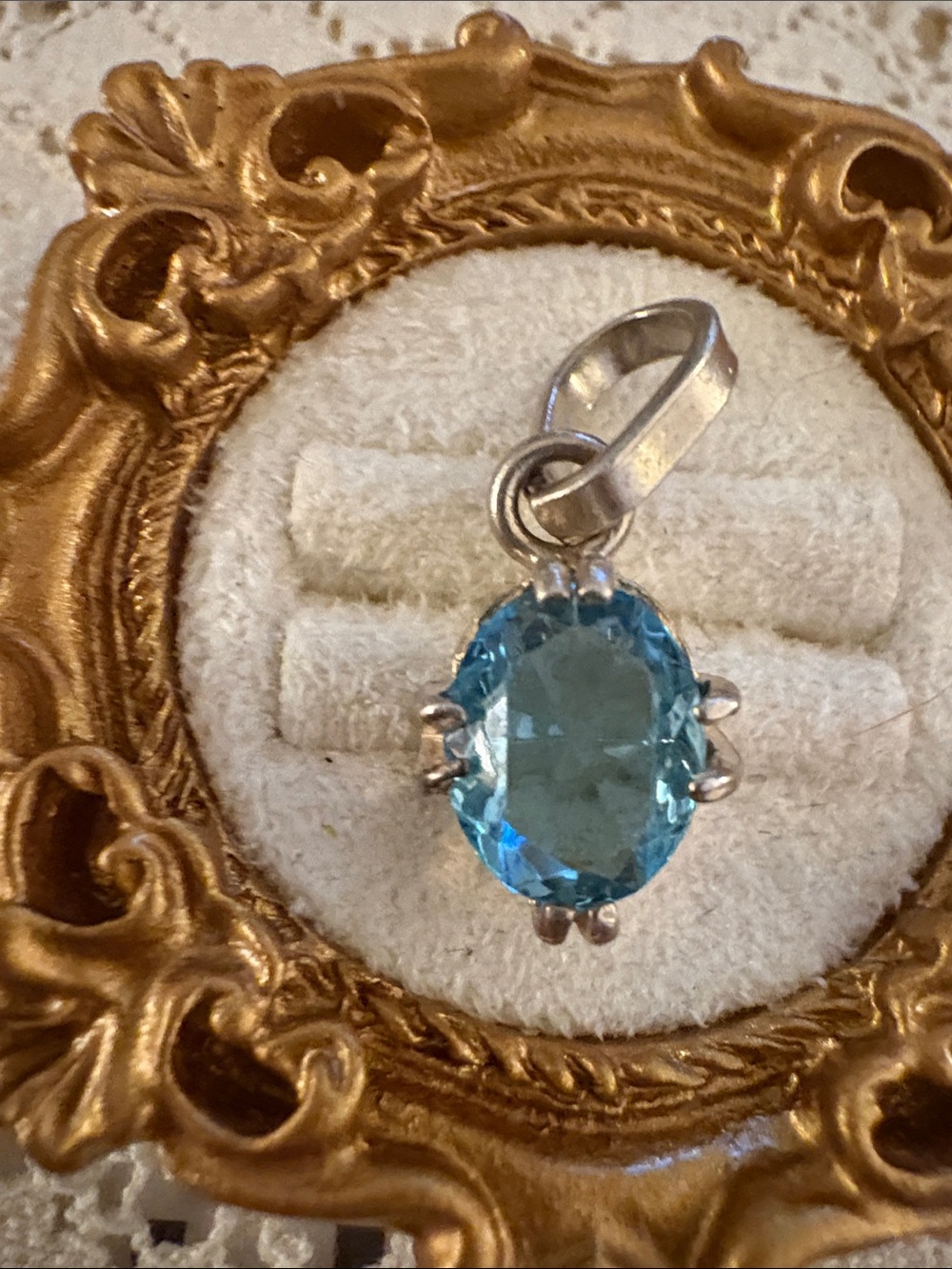 Sterling Silver 925 Blue Topaz Oval Pendant very clear. - Picture 2 of 3